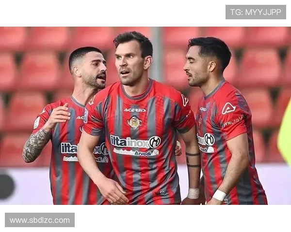 罗马锁定蒙扎中场佩西纳为补强目标计划引进新援 罗马锁定蒙扎中场佩西纳为补强目标计划引进新援