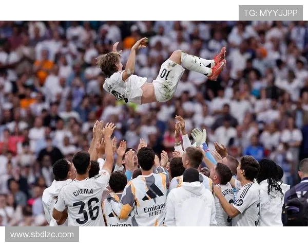 莫德里奇首战破门后直言希望不要再提年龄问题 继续为球队贡献力量 莫德里奇首战破门后直言希望不要再提年龄问题 继续为球队贡献力量