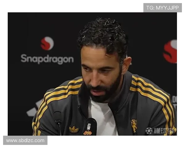 阿莫林深得球员信任与支持 众人一致认为他是值得为之拼搏的领袖 阿莫林深得球员信任与支持 众人一致认为他是值得为之拼搏的领袖