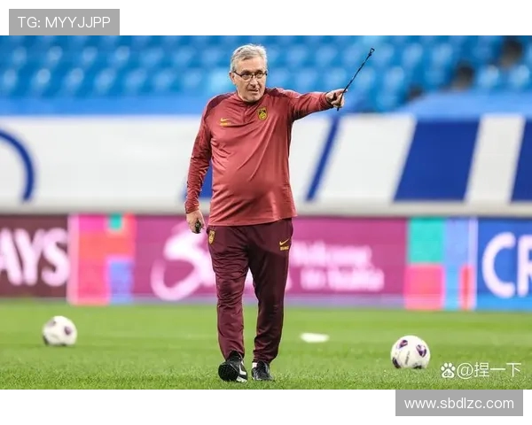 主教练真不好当！西甲双雄主帅皆有下课风险，管好明星真的很难